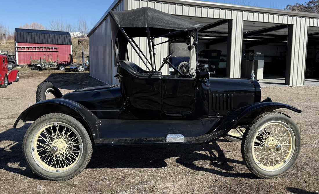 1920 Ford Model T Turtleback Runabout - 9