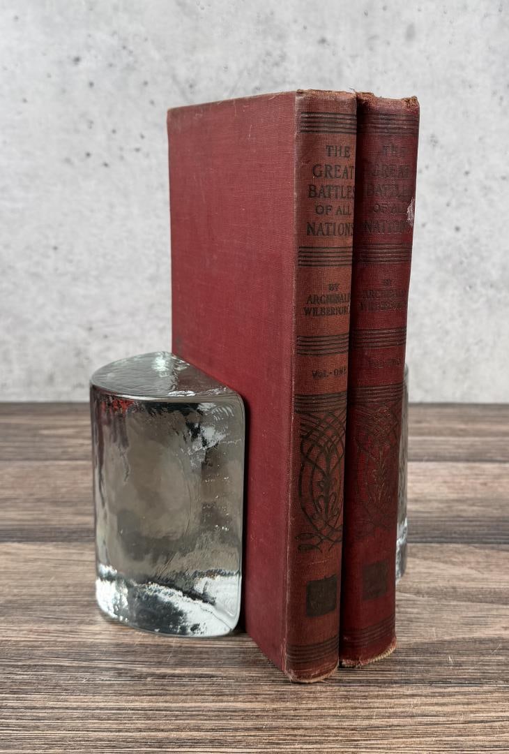 The Great Battles of All Nations Vol I and II: From Marathon to the Surrender of Cronje in South Africa, 490 BC to the present day. Volume 1. Archibald Wilberforce, 1899.