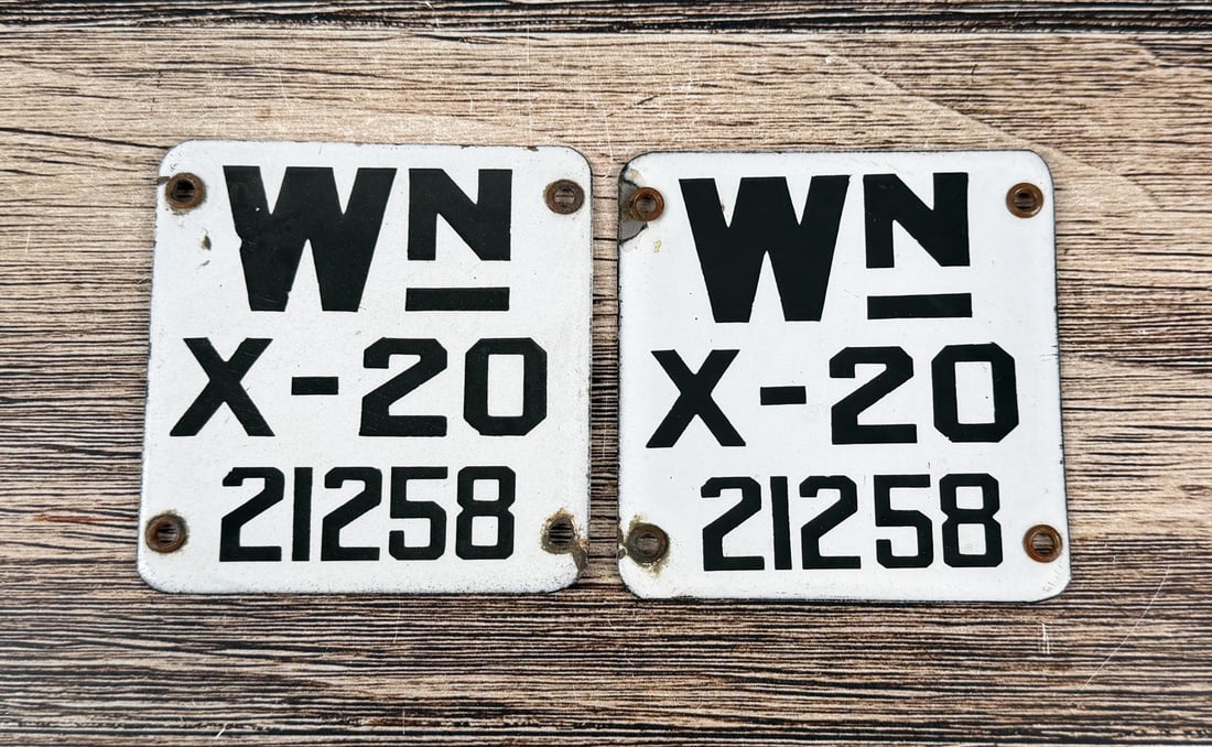 1920 Washington Porcelain License Plates Tab Set: Matched Set.