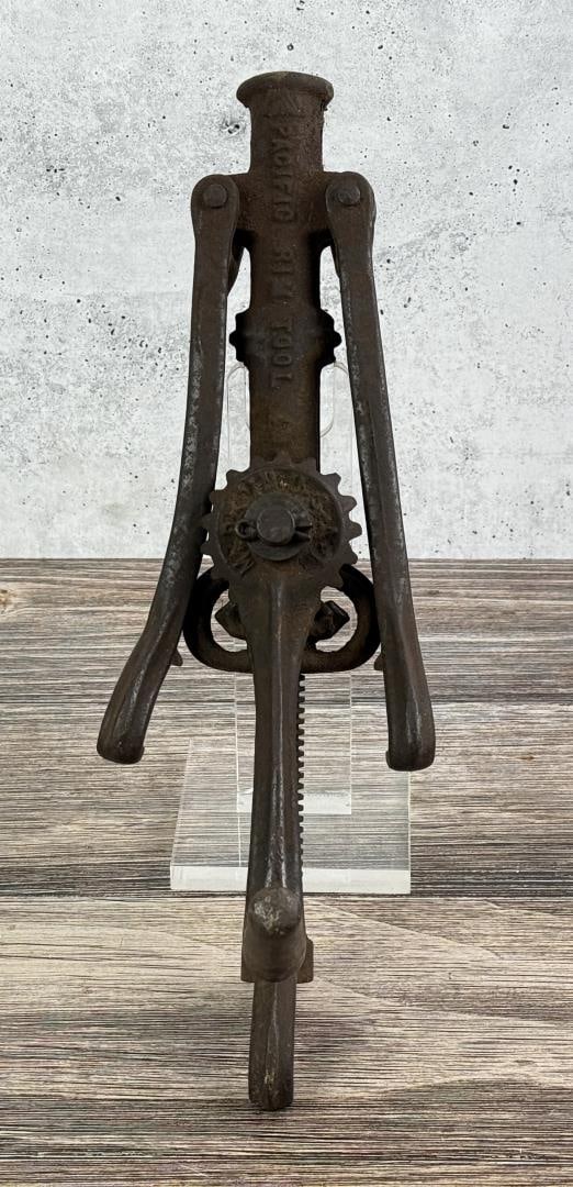 Pacific Ford Model T Split Rim Tool: Decent example