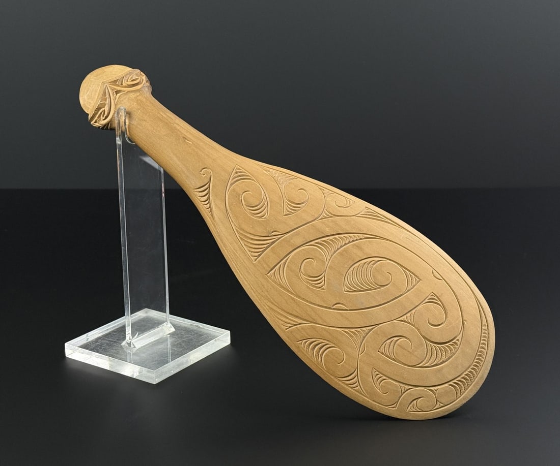 New Zealand Maori Patu Club: 16" long.