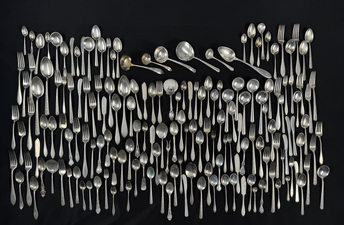 Large Collection of Sterling Silver Flatware: 4721 grams. Lot requires payment via non credit card only.