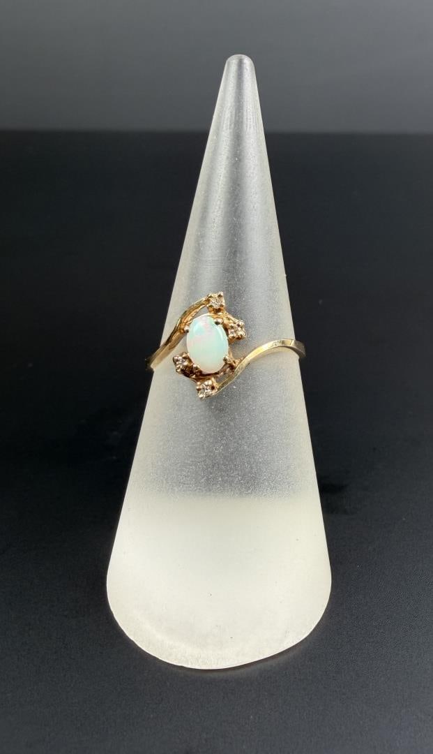 10k Gold Opal Ring (1 of 7)