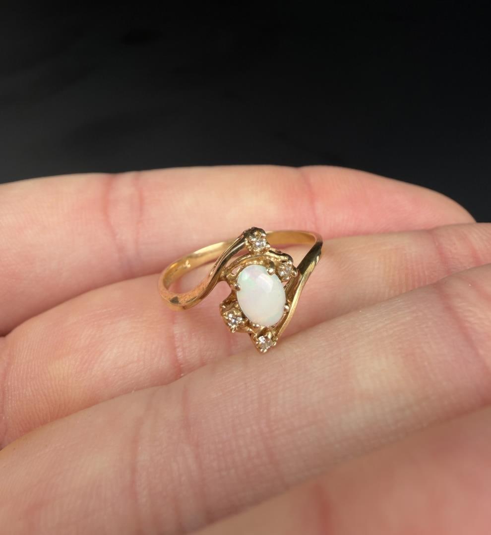 10k Gold Opal Ring - 3