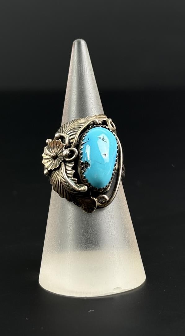 Navajo Sterling Silver Turquoise Ring: Size 7 1/2