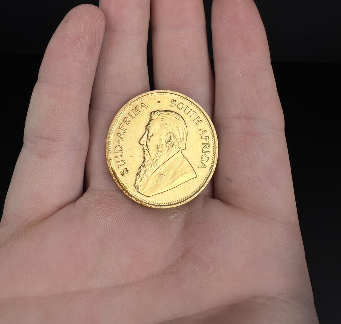 1975 1 Ounce Gold African Krugerrand Coin: Lot requires payment via non credit card only.