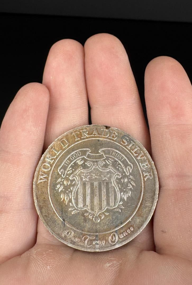 World Trade Silver 1 Ounce Round: American Argent Mint
