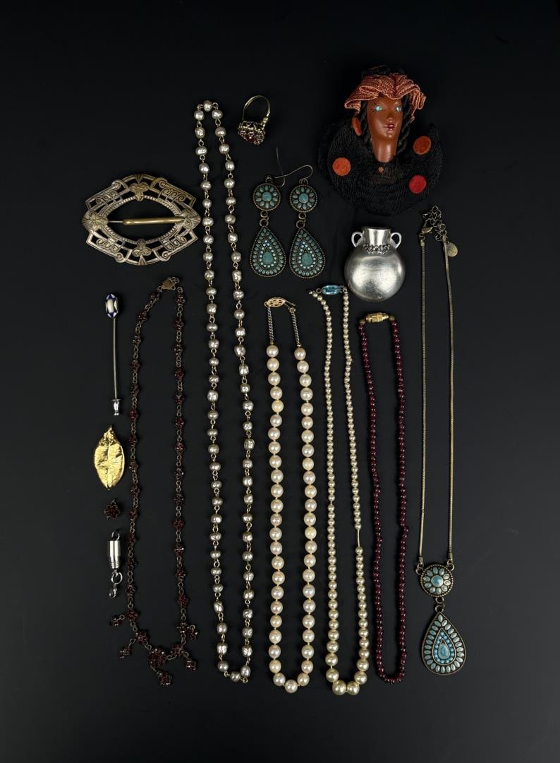 Collection of Assorted Costume Jewelry (1 of 6)