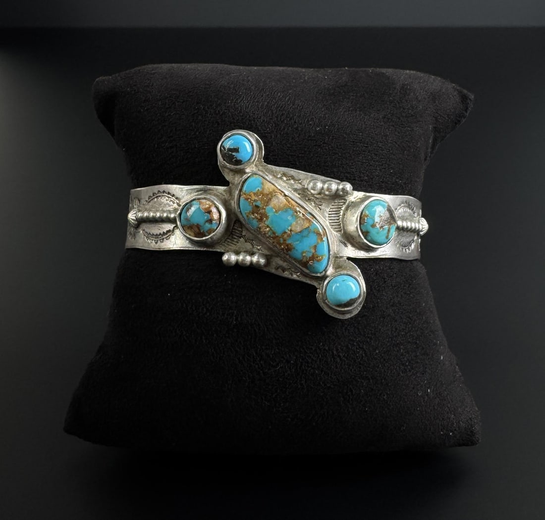 Old Pawn Navajo Sterling Turquoise Bracelet: 5 3/4" inner circumference. 30 grams.