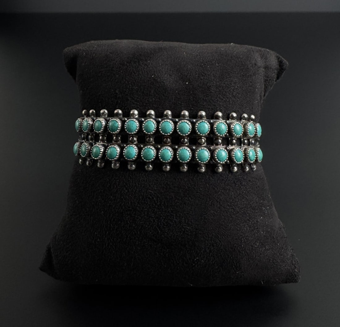 Zuni Snake Eye Turquoise Sterling Bracelet: 5 1/2" inner circumference. 24 grams.