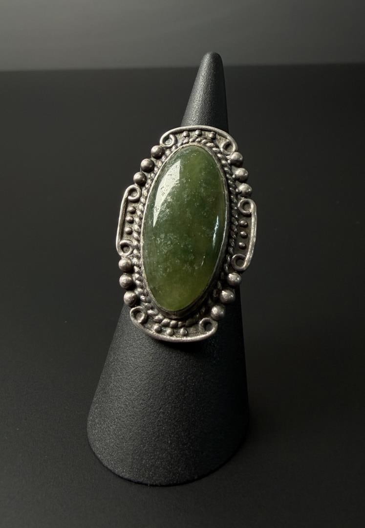 Old Pawn Navajo Sterling Chrysoprase Ring: Size 7. 16 grams.