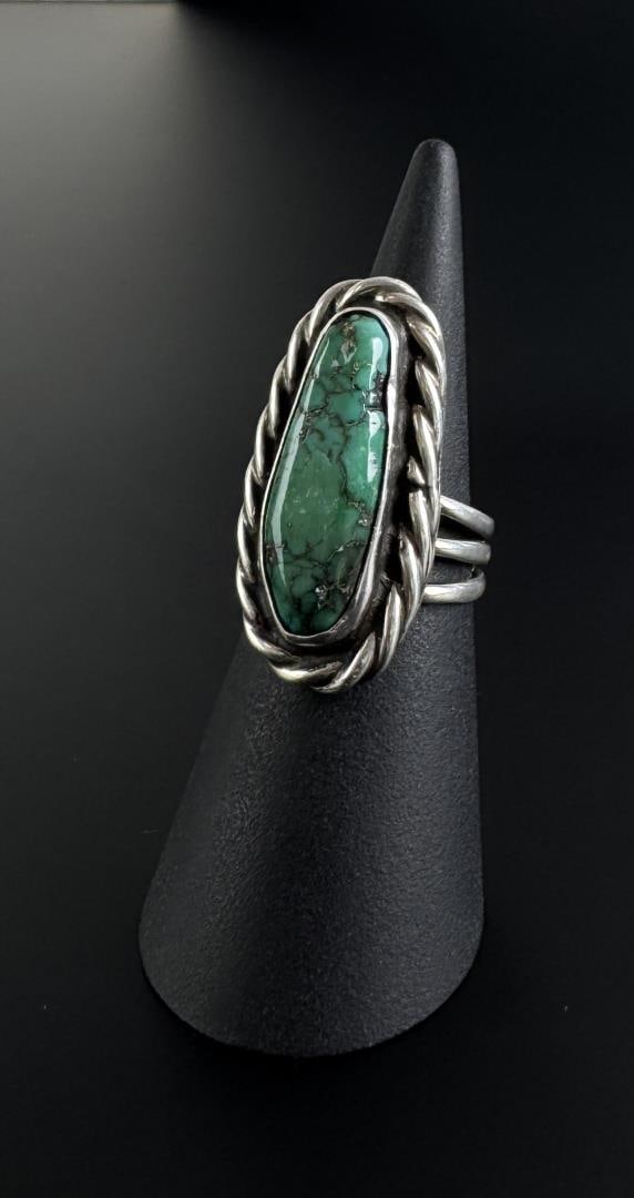 Old Pawn Navajo Sterling Turquoise Ring: 13 grams. Size 6 1/2