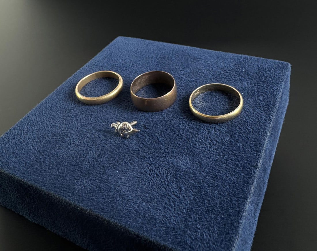 Collection of 14k Gold Rings: 10.71 grams. Lot requires payment via non credit card only.