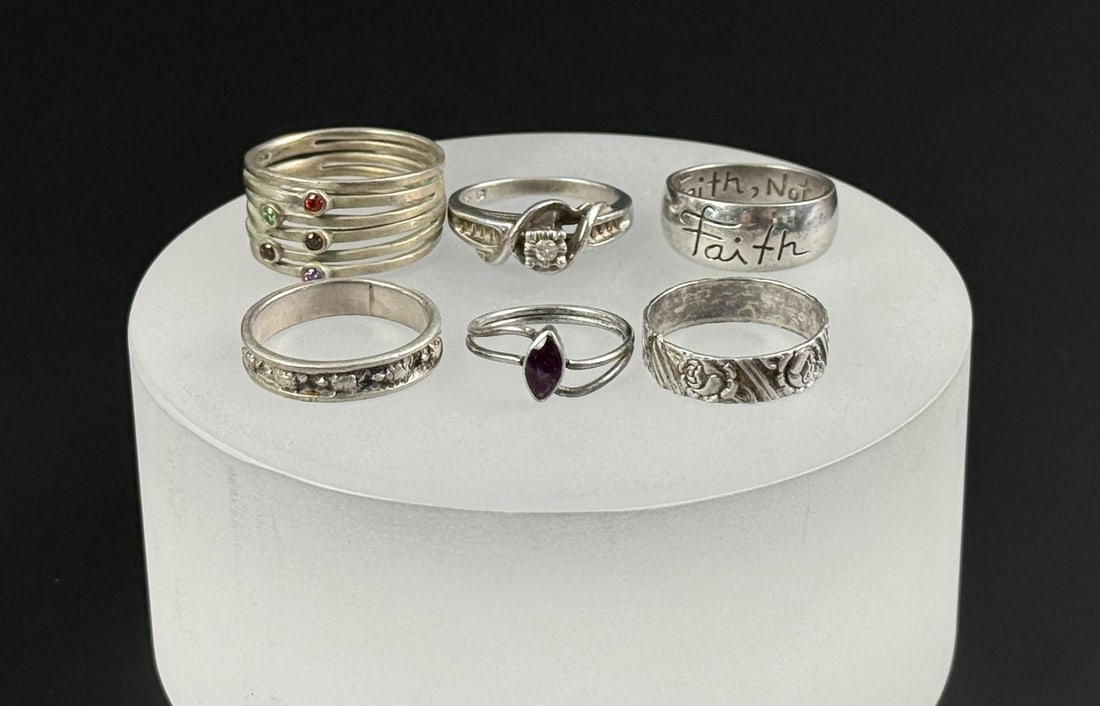 Collection of Sterling Silver Rings: 18.24 grams.