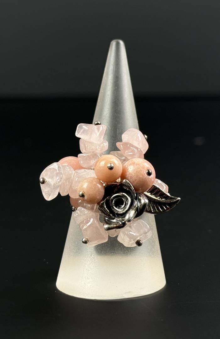 Sterling Silver Rose Quartz Ring: 15.35 grams. Size 10