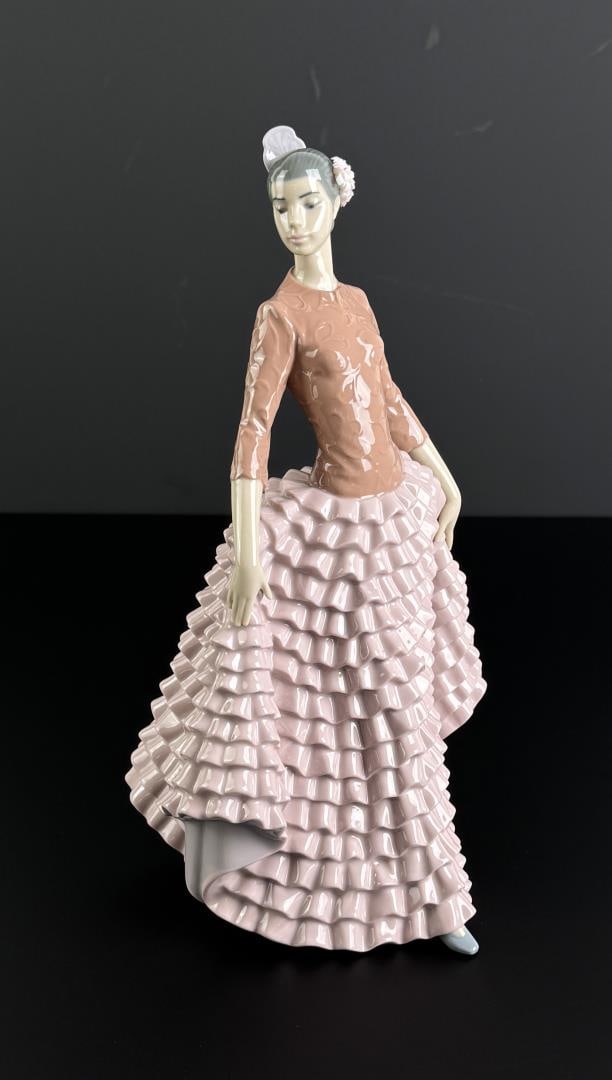 Lladro 6163 Fiesta Dancer Porcelain Figurine: 12 1/4" by 6 1/2" by 6 1/4".