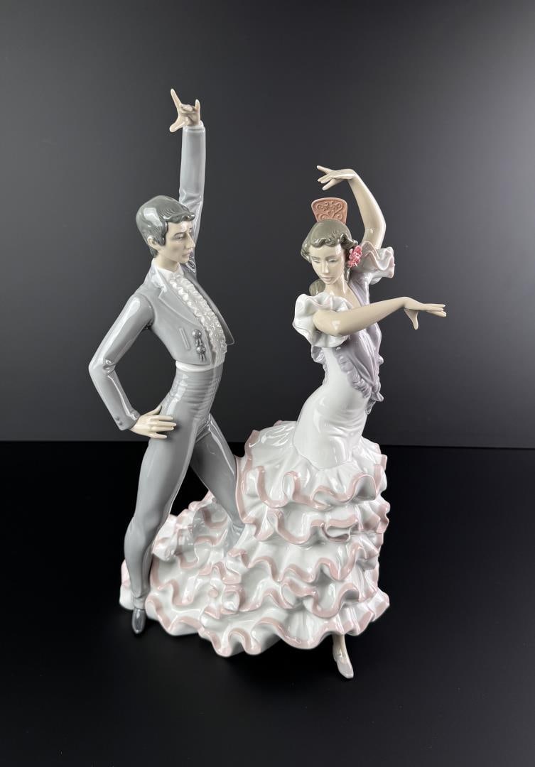 Lladro 6387 Passionate Dance Porcelain Figurine (1 of 5)
