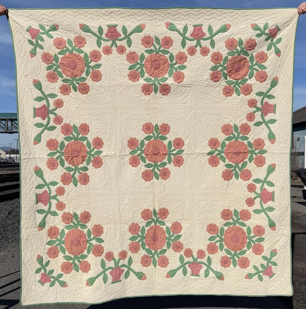 1870s Civil War Era Presidents Wreath Quilt: 78 1/2" by 81 1/2".