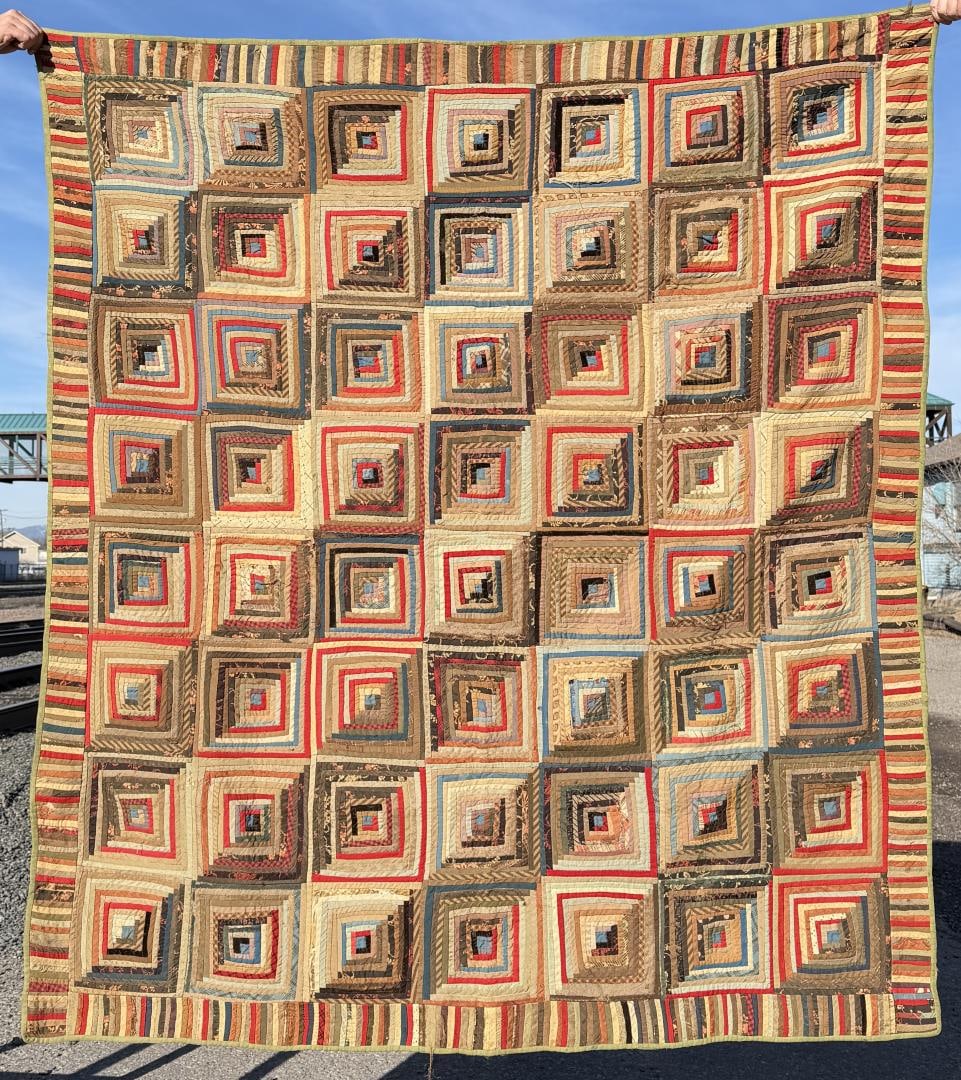 1870s Pennsylvania Log Cabin Straight Furrow Quilt (1 of 10)