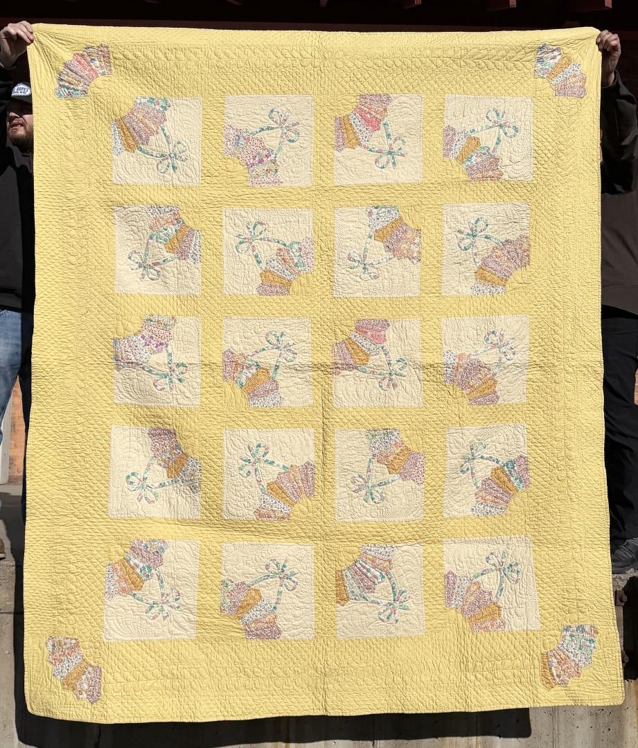 1920s Pennsylvania Flower Basket Quilt: 69 1/2" by 82 1/2".