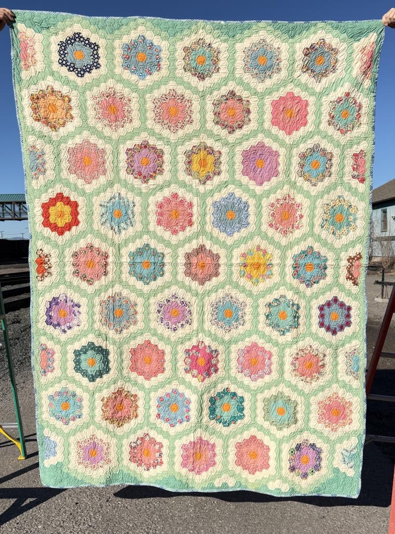 1930s Grandmothers Flower Garden Quilt: 66" by 89 1/2"