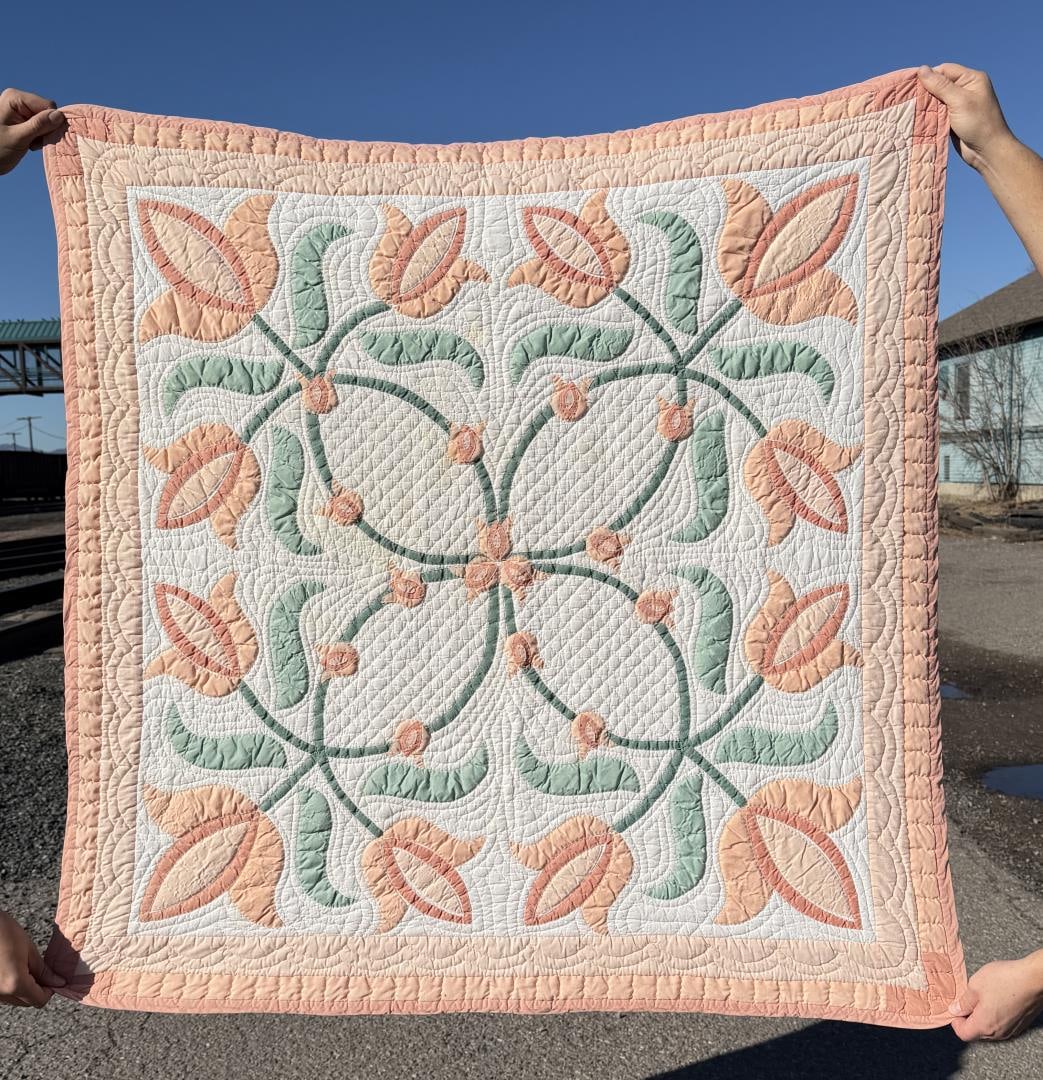 1910s Pennsylvania Tulip Quilt: 43" by 45".