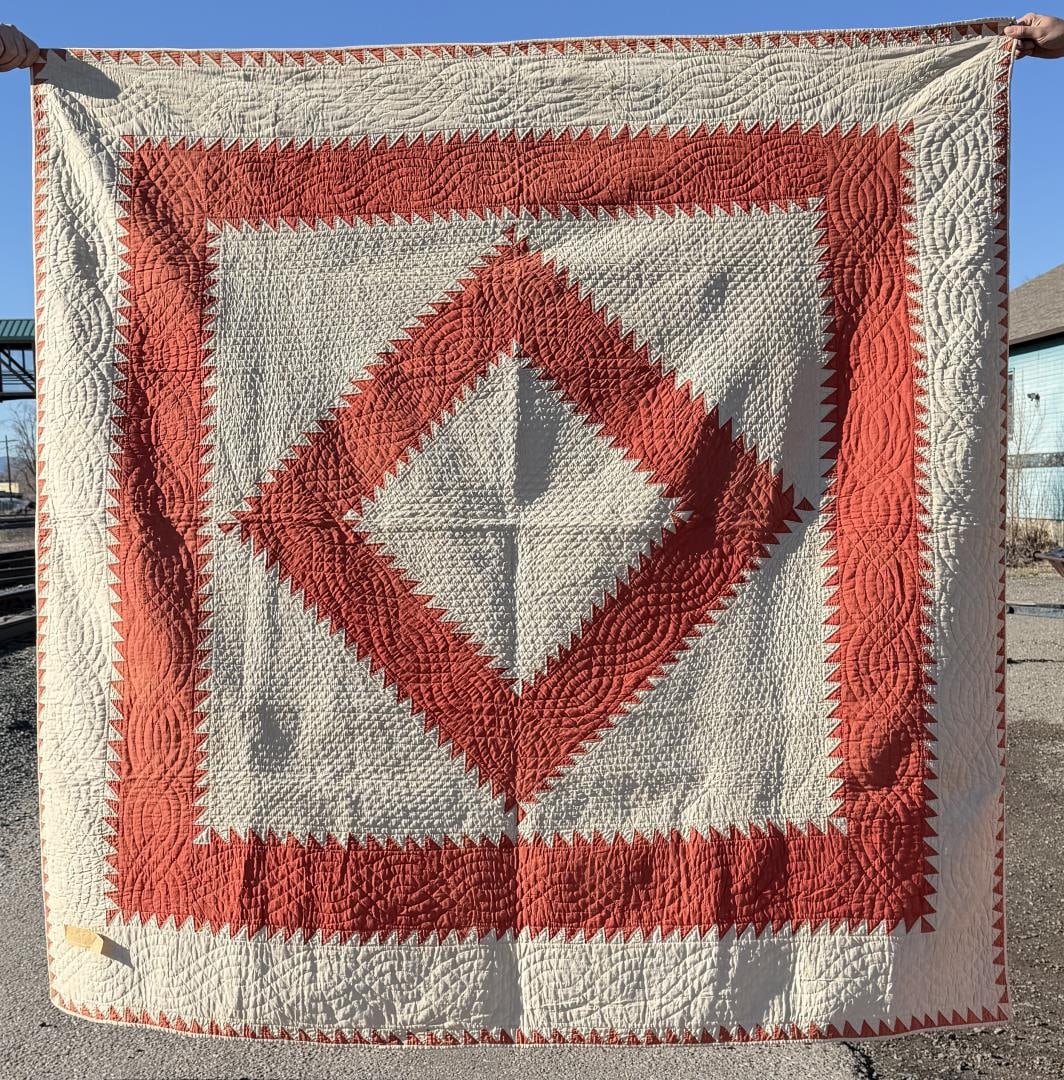 Pennsylvania Amish Sawtooth Diamond Dowry Quilt (1 of 8)
