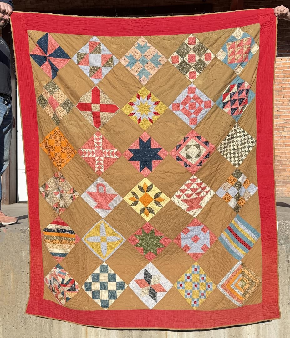 1890s Pennsylvania Mennonite Friendship Quilt: 72" by 88".