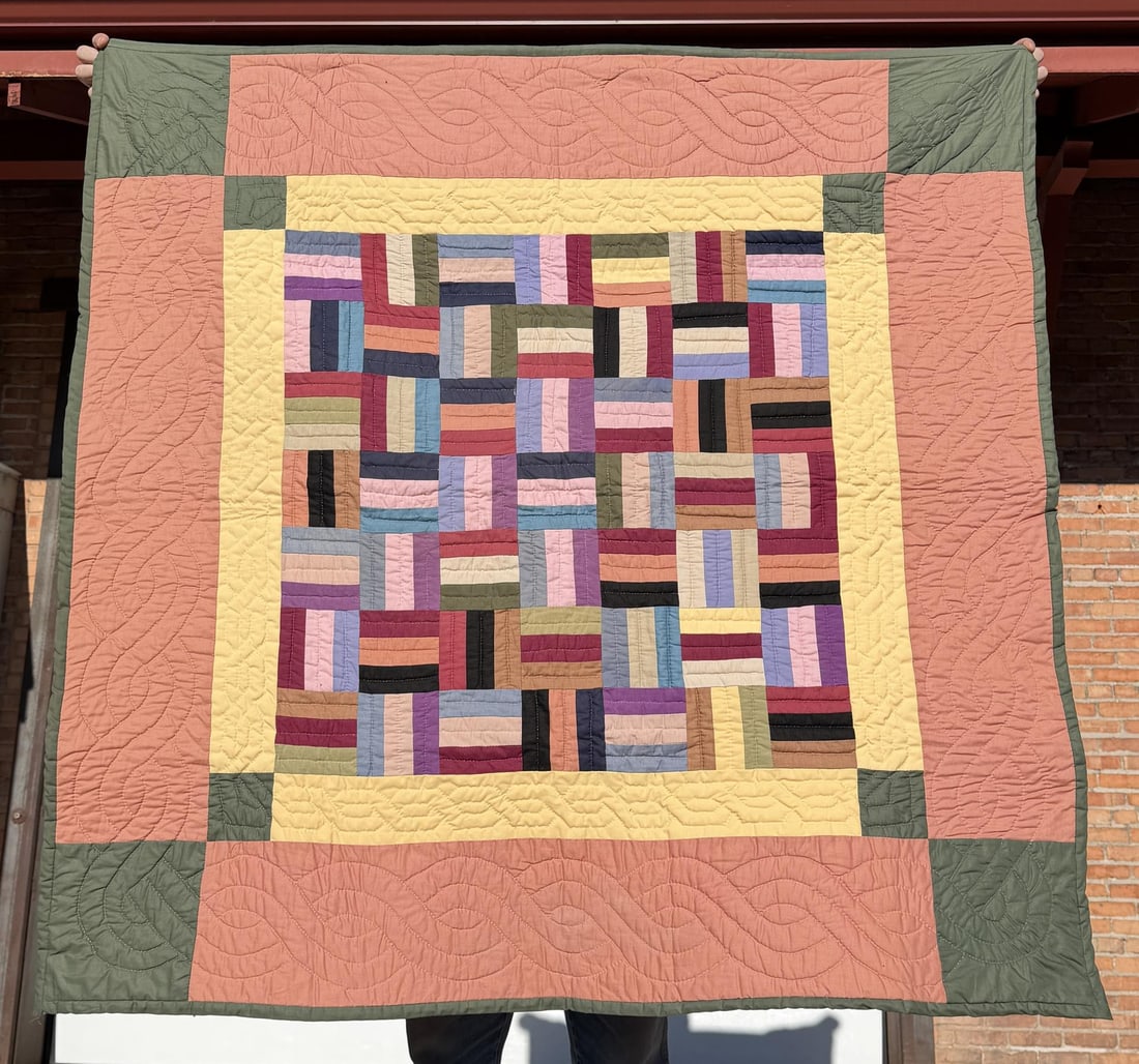 Pennsylvania Amish Riplinger Quilt: 52" by 52"