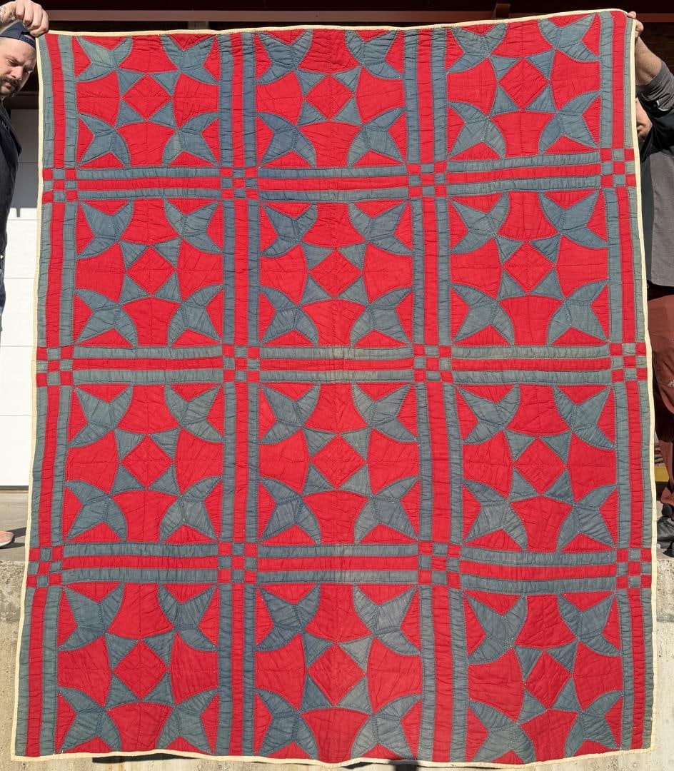 1880s Pennsylvania Turkey Red and Blue Quilt: 66" by 79 1/2"