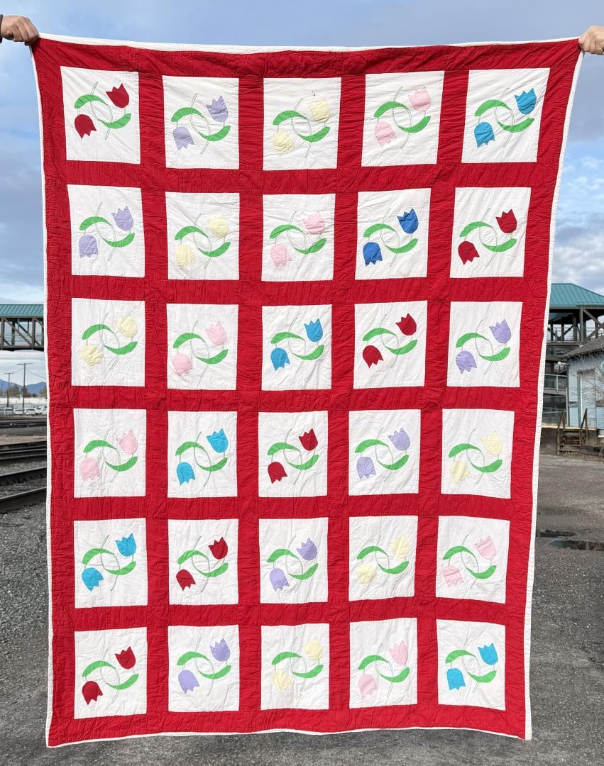 1930s Tulip Quilt: 58" by 80 1/2"