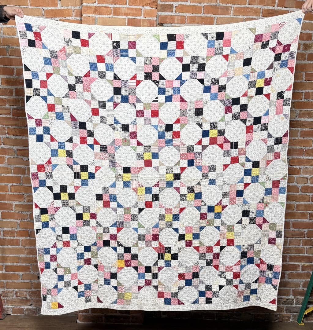 1920s Snowball Lattice Quilt: 64 1/2" by 75 1/2"
