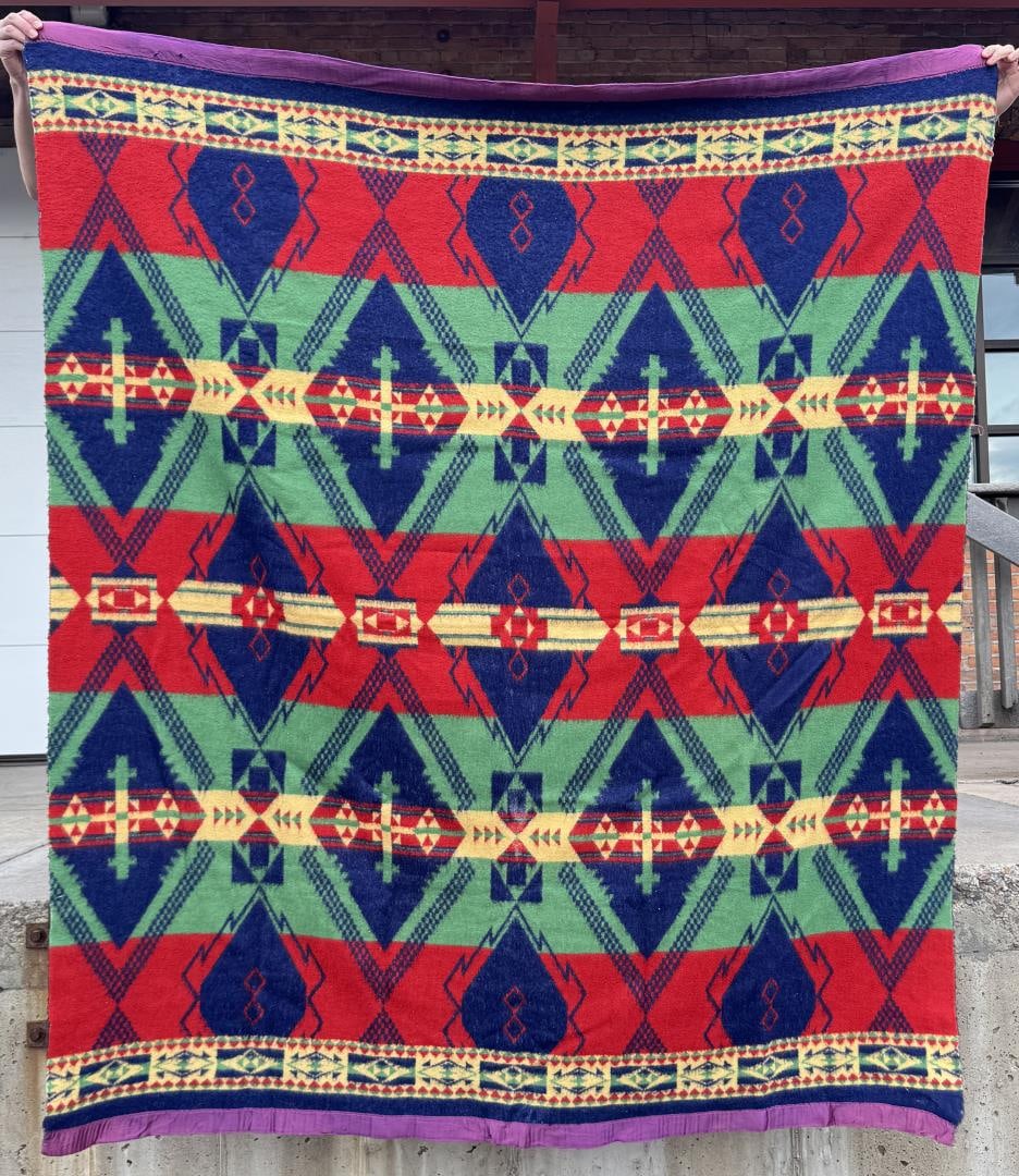 Antique Beacon Camp Blanket (1 of 4)