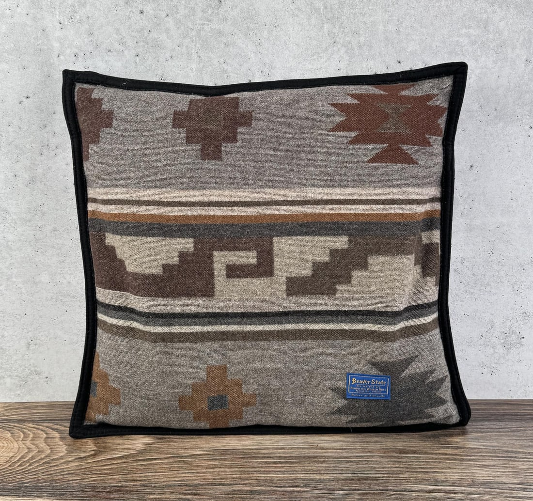 Pendleton Beaver State Wool Blanket Pillow: 20" by 20"