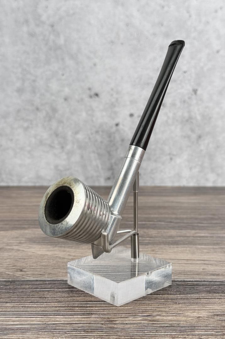 Design by Curtis Aluminum Tobacco Pipe: 6 3/8" long.