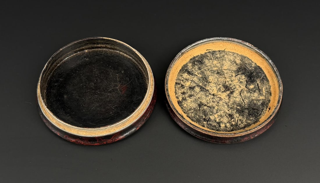 Antique Lacquer Snuff Box - 3