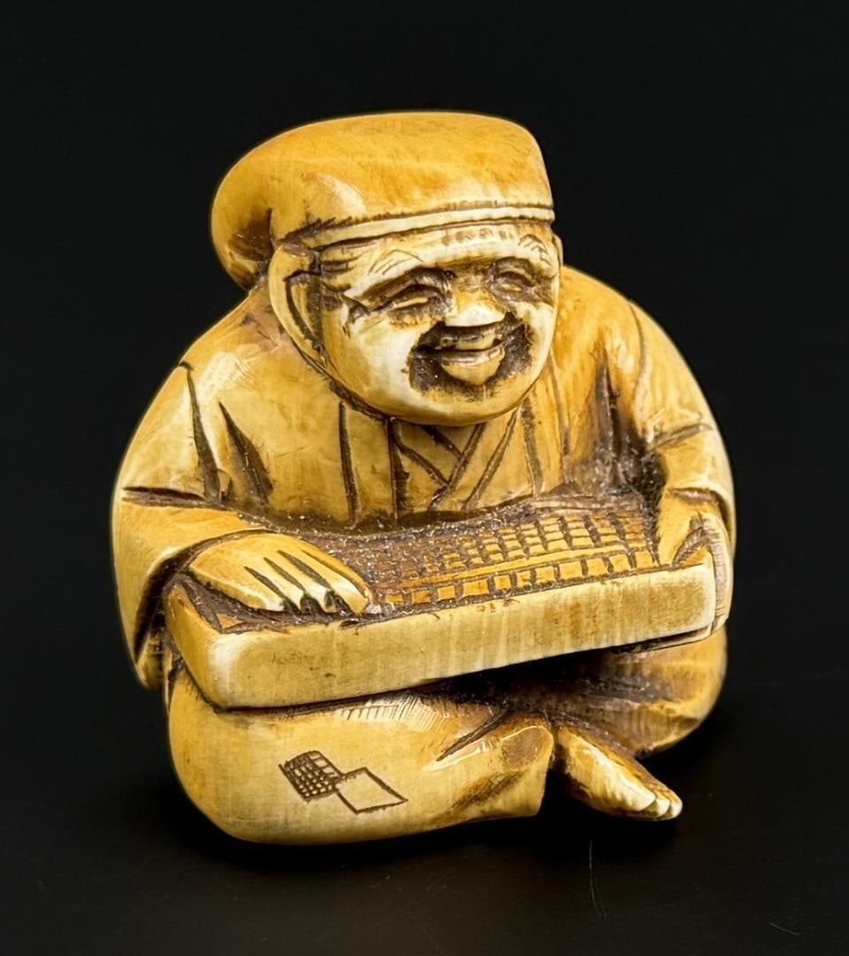 Japanese Netsuke Montana Residents Only: No sales outside of the state of Montana. Anyone attempting to purchase that resides in a different state will have their bidding privilege's revoked indefinitely. 1 3/8" by 1 3/8" by 1".