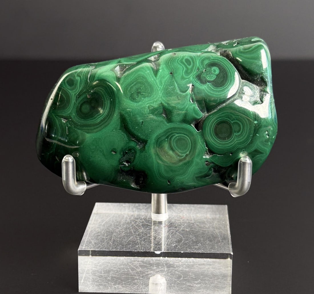 African Malachite Specimen: 3 1/8" by 2" by 1". 219 grams or 1095 carats.