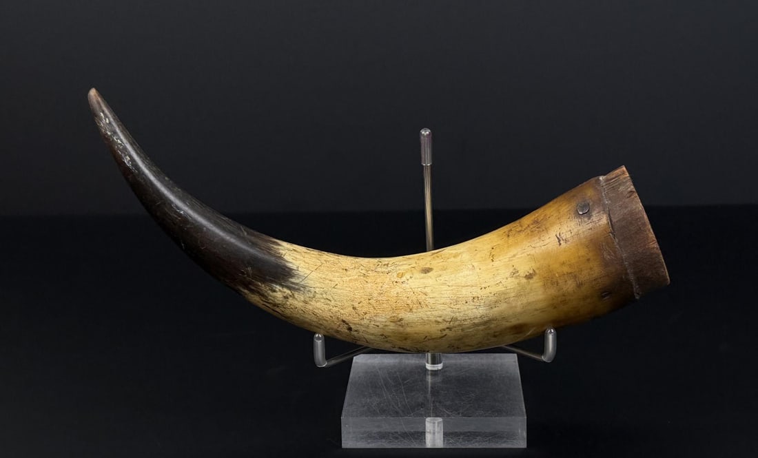 Antique Frontier Powder Horn: 10 1/8" long