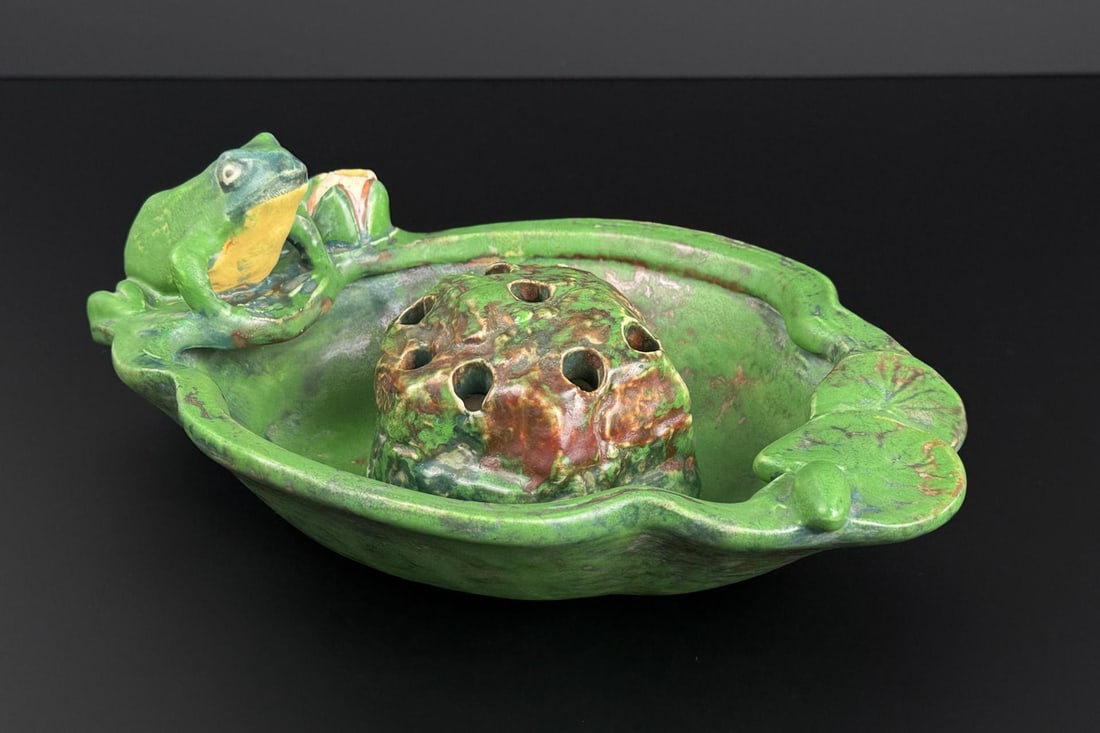 Weller Pottery Coppertone Frog Lily Pad Bowl (1 of 8)