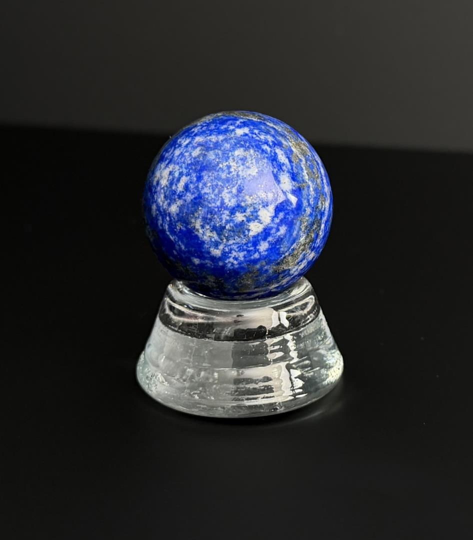 245ct Lapis Lazuli Polished Sphere: 49.07 grams. 1 1/4" diameter.