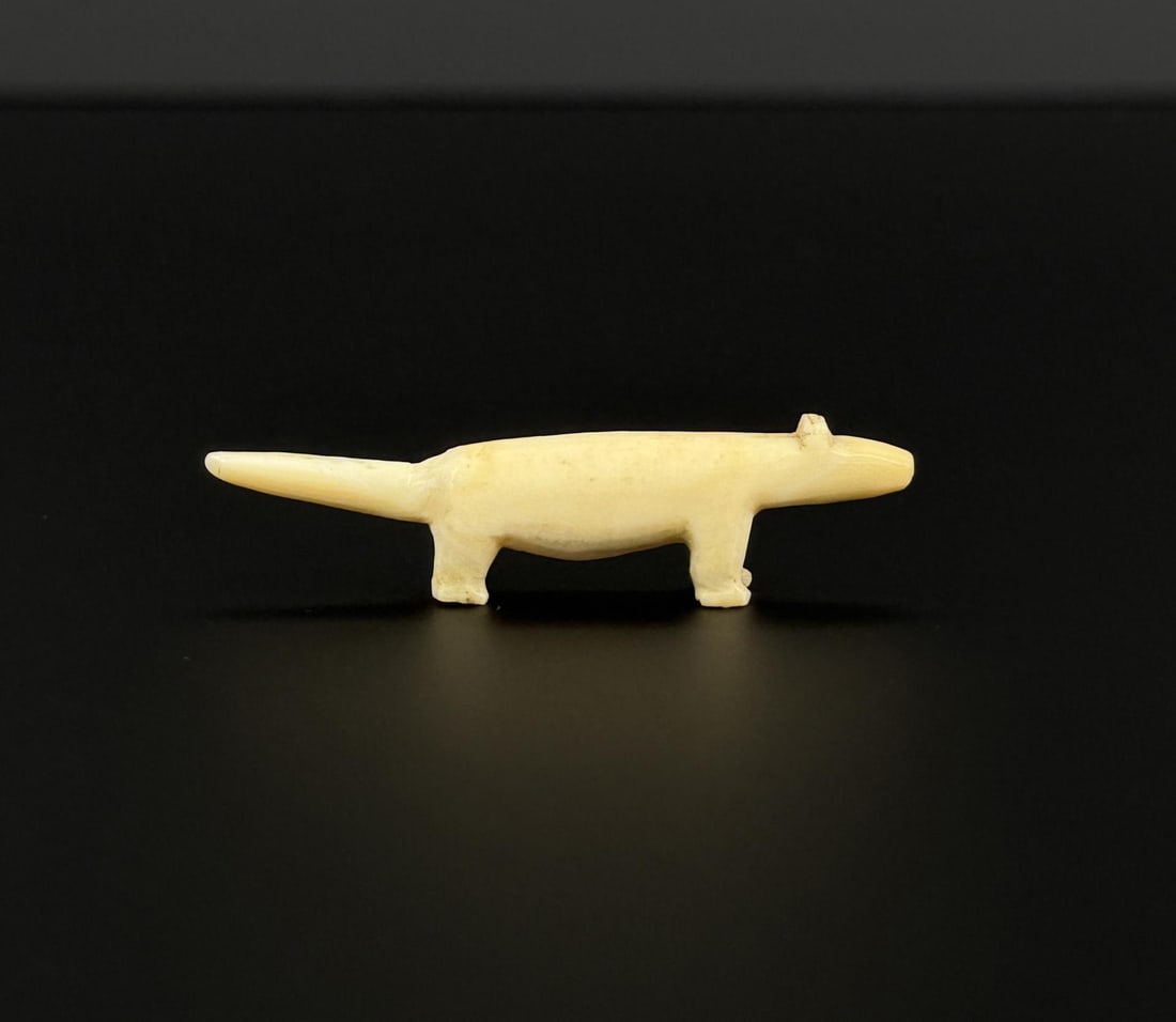 Alaskan Inuit Eskimo Ivory Carved Arctic Fox (1 of 4)