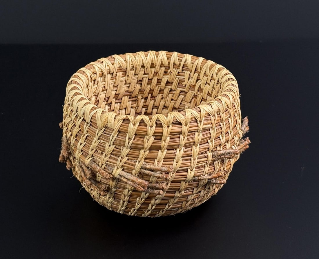 Native American Indian Pine Needle Basket (1 of 5)