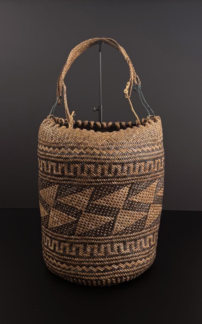 Antique Sarawak Ajat Penan Borneo Gathering Basket: 13" tall, 10" diameter.