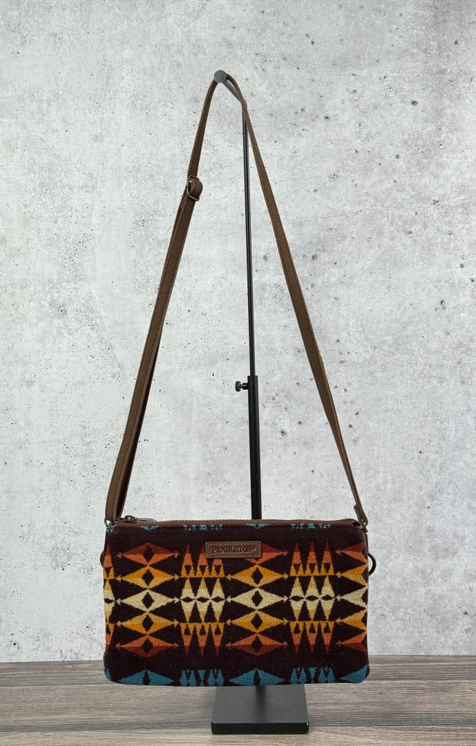 Pendleton Wool Blanket Purse Handbag: 11 1/4" by 7 1/8" by 2" without strap