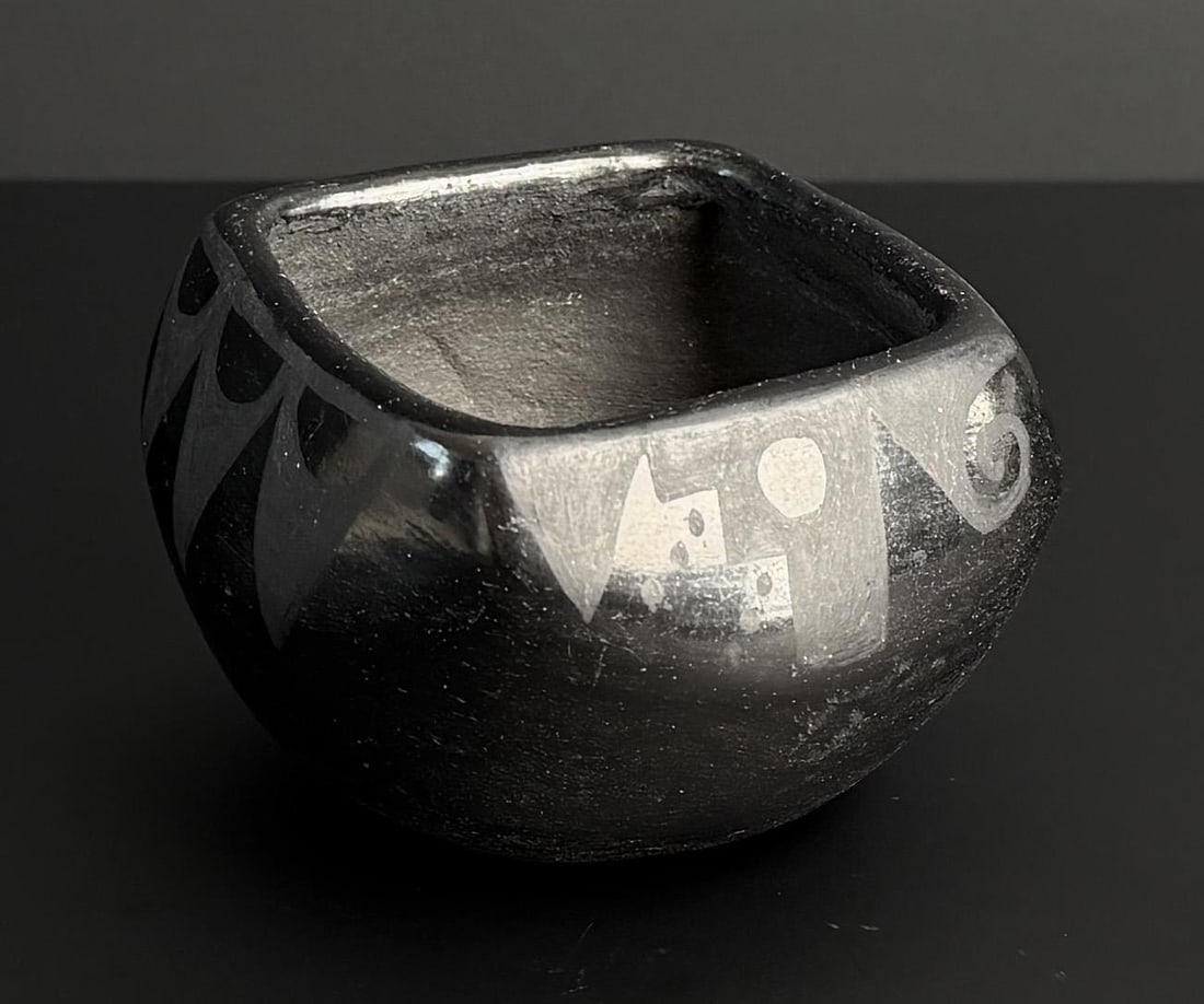 Santa Clara Pueblo Pottery Jar (1 of 5)