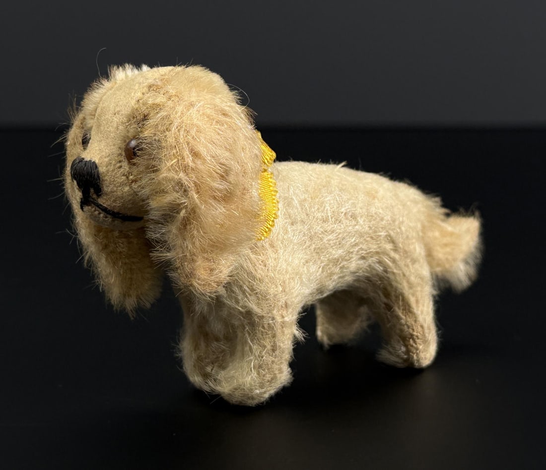 Steiff Charly Spaniel Mohair Dog: 4 1/2" by 2 7/8" by 1 7/8". 1920'2-1930's.