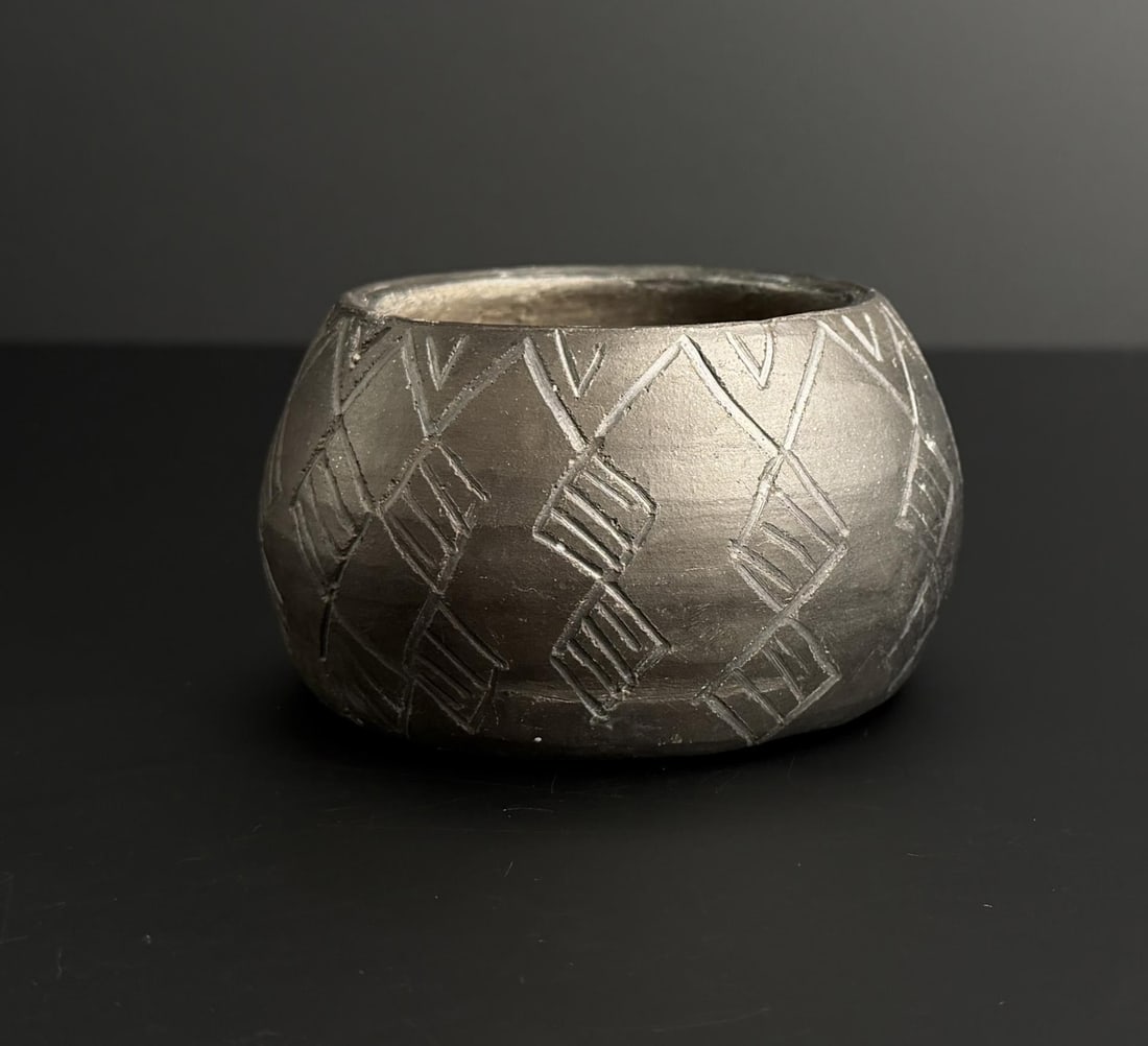 Louise Bigmeat Cherokee Blackware Pot (1 of 5)