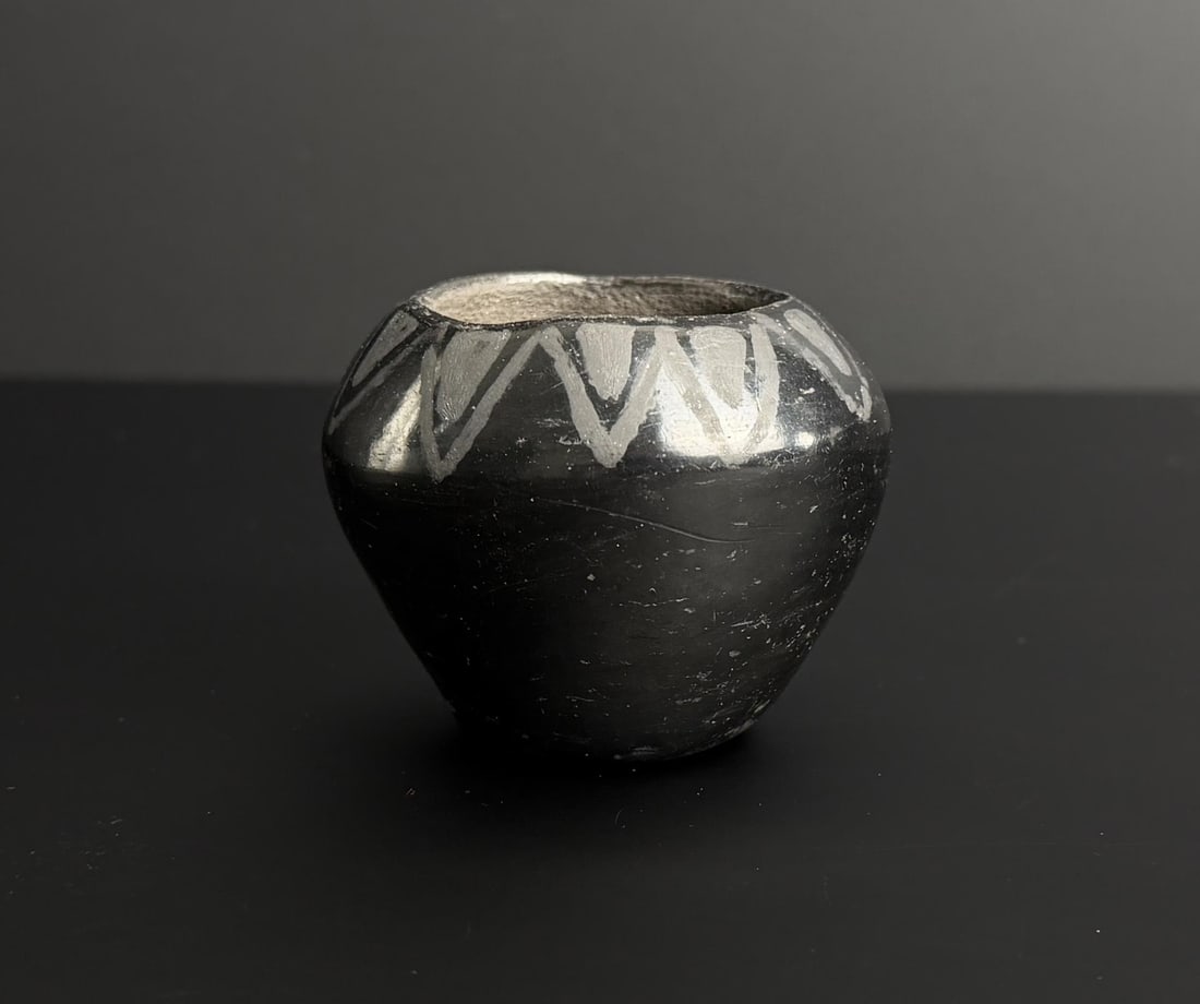 Santa Clara Pueblo Pot (1 of 5)