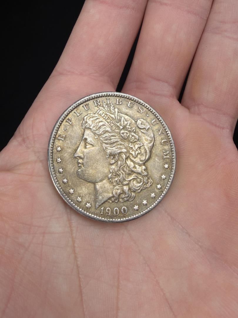 1900 P Morgan Silver Dollar (1 of 3)